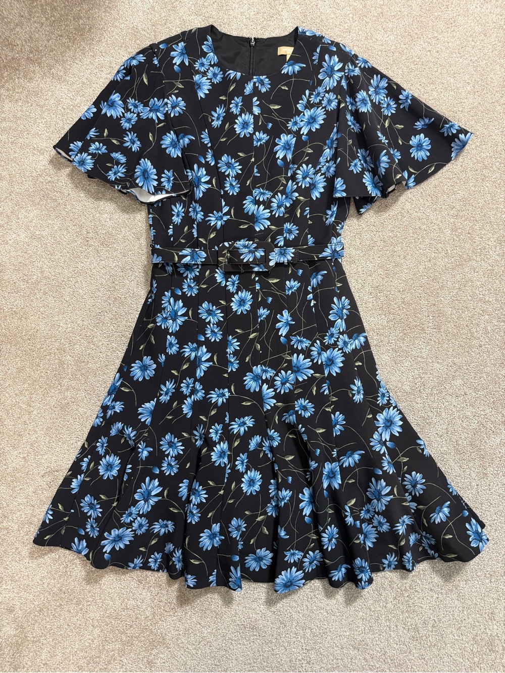 Daisy Cornflower Floral Stretch-Cady Flutter Sleeve Dress | US 4 - Picture 3 of 16